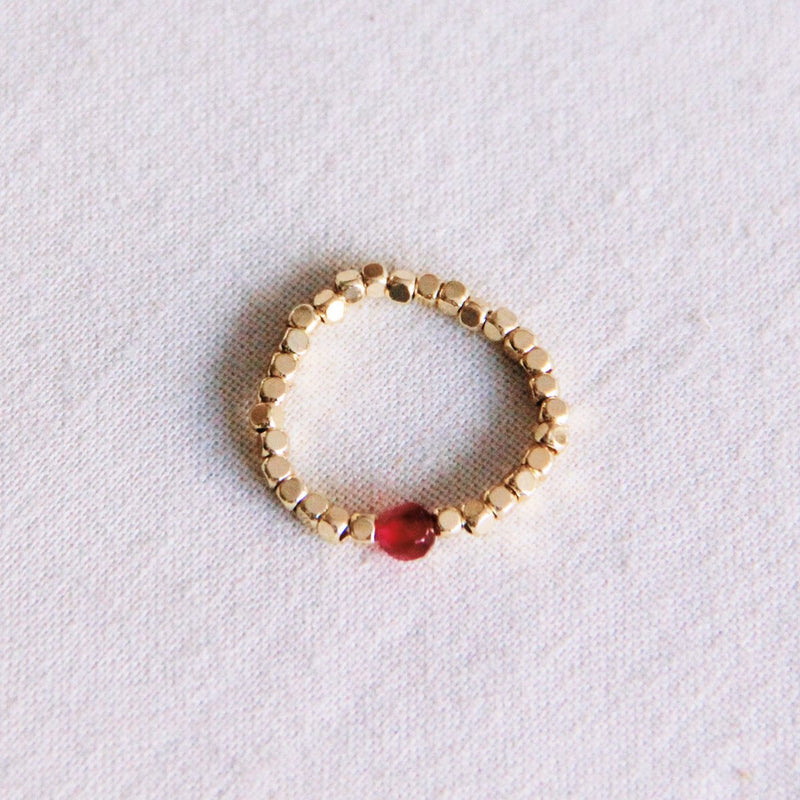 Elastische ring met natuursteen - hete roze