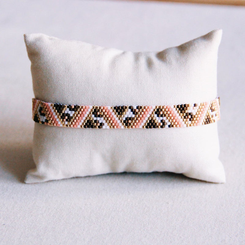 Gestreepte geweven armband met luipaardprint - zalm/taupe
