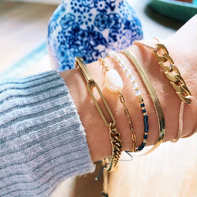 SA813 - Stalen armband “platte slang” - goud