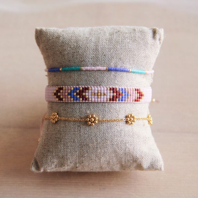 Roestvrij stalen armband met fijne madeliefjesbloem - goud